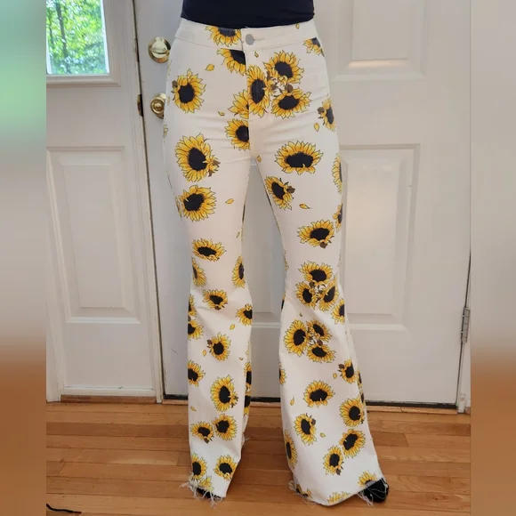 Sunflower Print Flare Pants - Picture 5 of 12